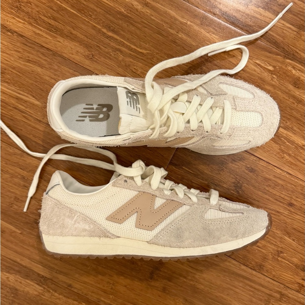 New Balance 471 Women's Beige and Off-White Sneakers